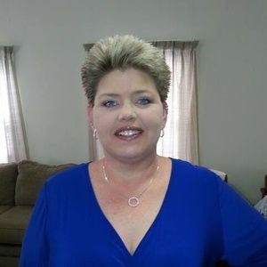 Meet your Posher, Deborah